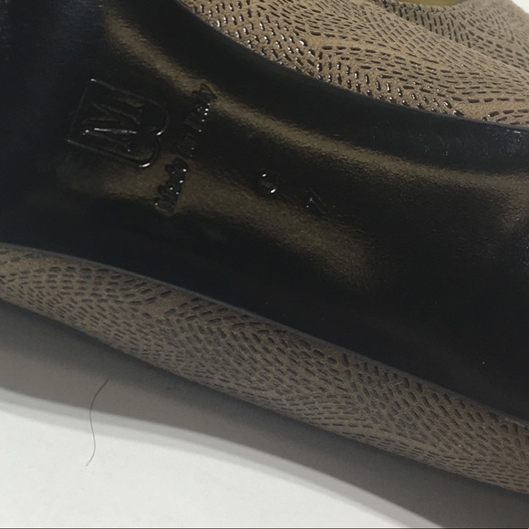 Bruno Magli Classic Suede Leather Heels Size 7 - Picture 6 of 7